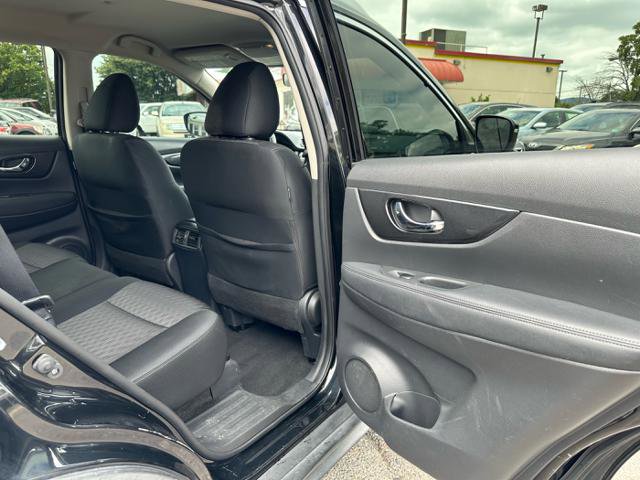 Used 2019 Nissan Rogue SV image 15