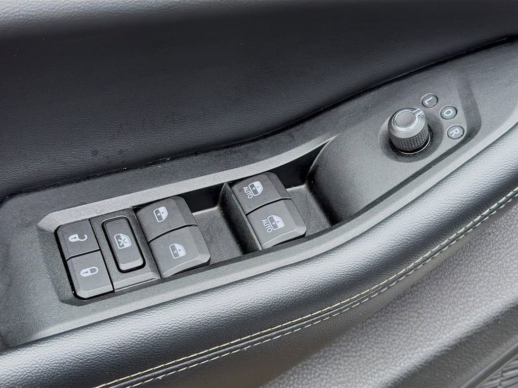 Used 2024 Jeep Grand Cherokee Limited image 25