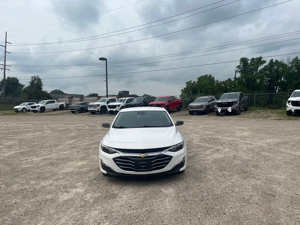 Used 2023 Chevrolet Malibu LS FWD image 3