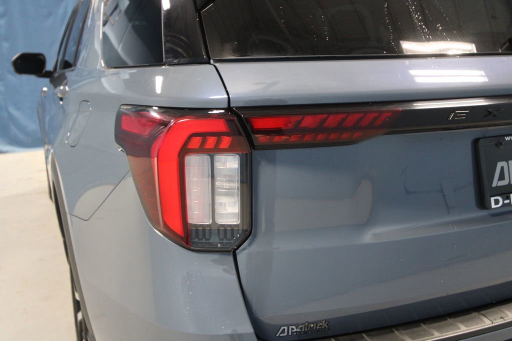 Used 2025 Ford Explorer ST-Line image 41