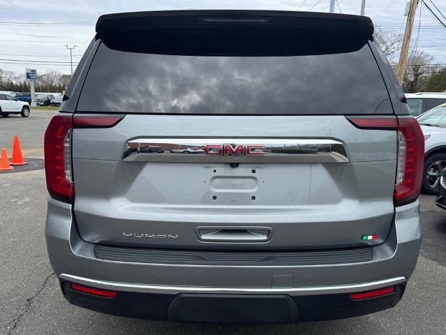 Used 2024 GMC Yukon SLT w/ SLT Luxury Package image 5