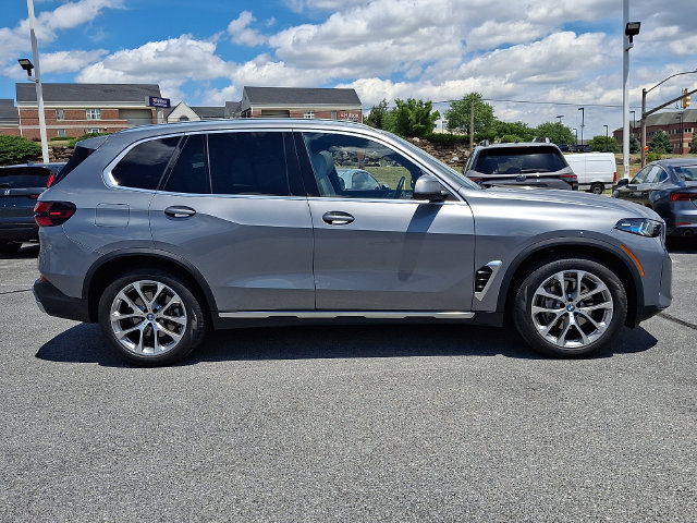Certified 2024 BMW X5 xDrive40i w/ Premium Package AWD/4WD image 9