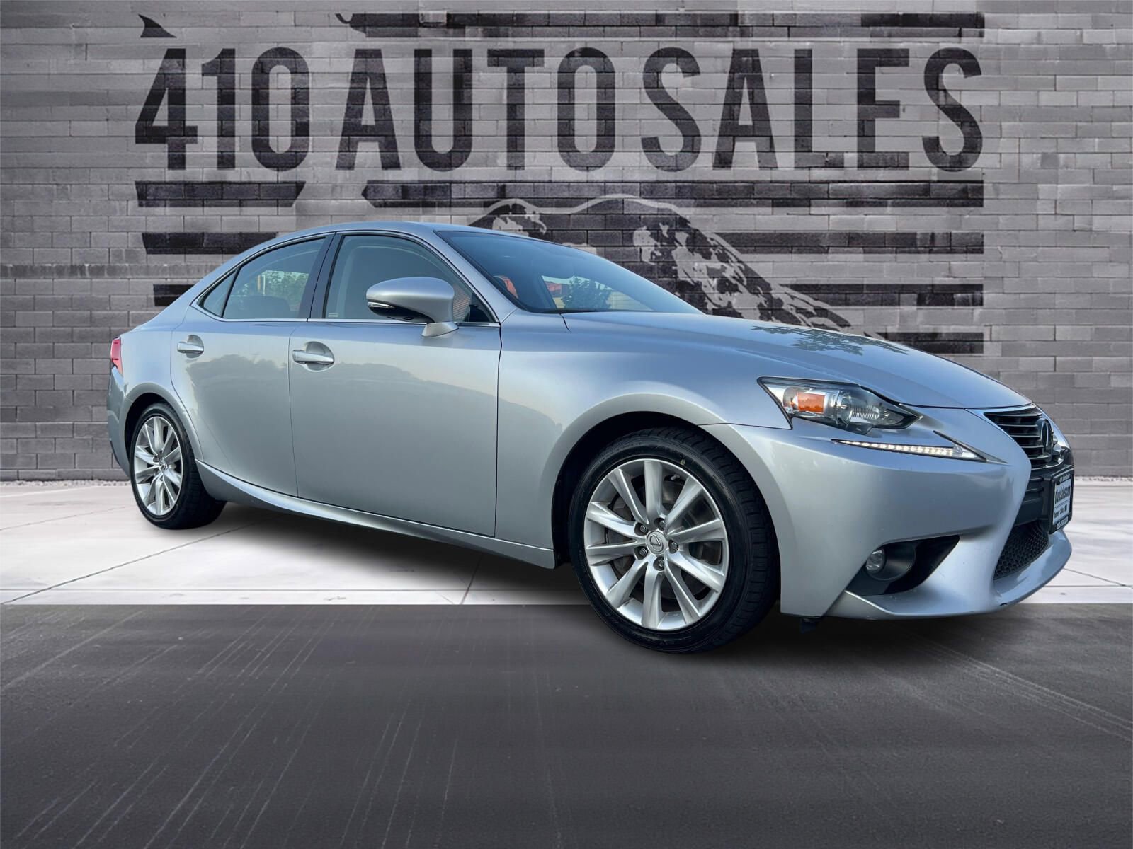 Used 2016 Lexus IS 200t image 1