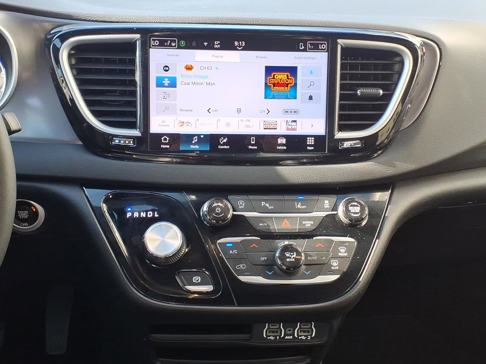 Used 2025 Chrysler Pacifica Select FWD image 11