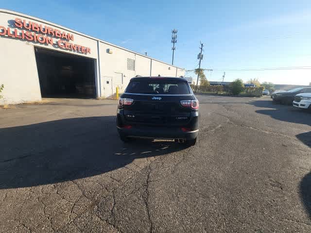 Certified 2022 Jeep Compass Limited w/ Sun and Sound Group AWD/4WD image 20