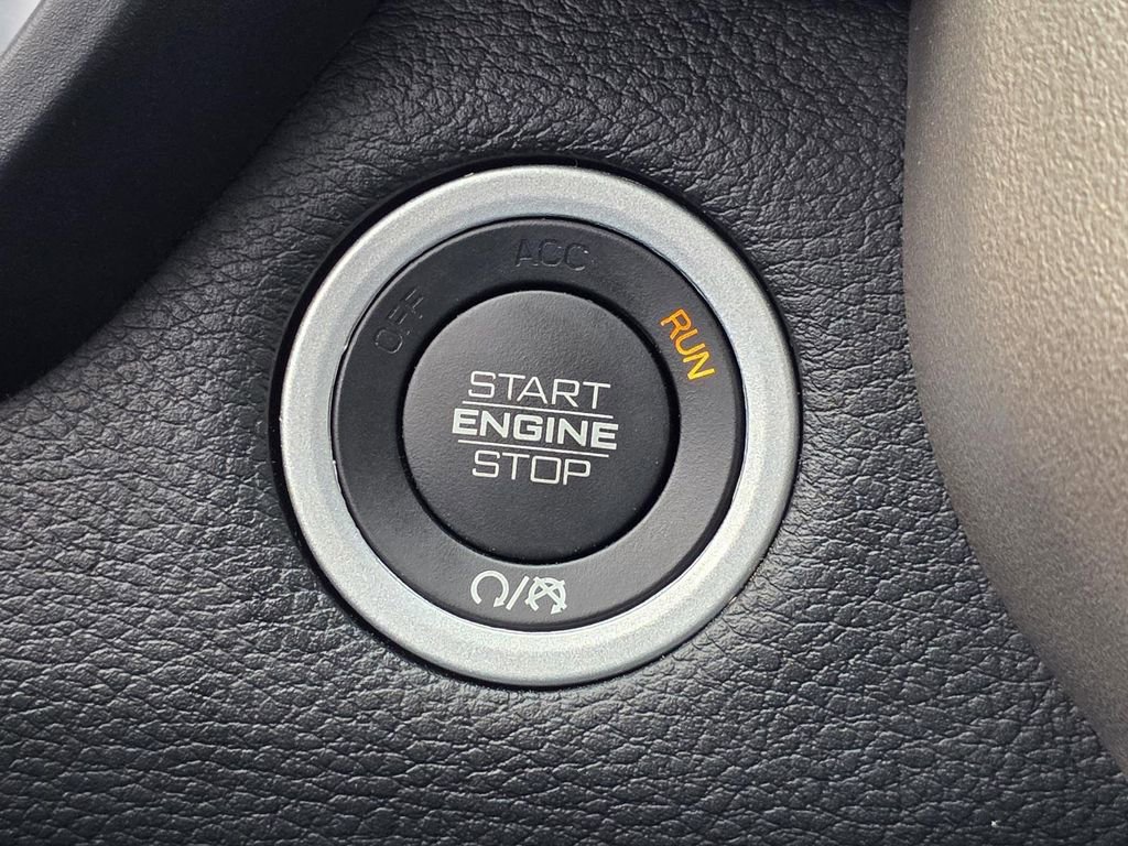 Used 2022 RAM 1500 Laramie AWD/4WD image 23