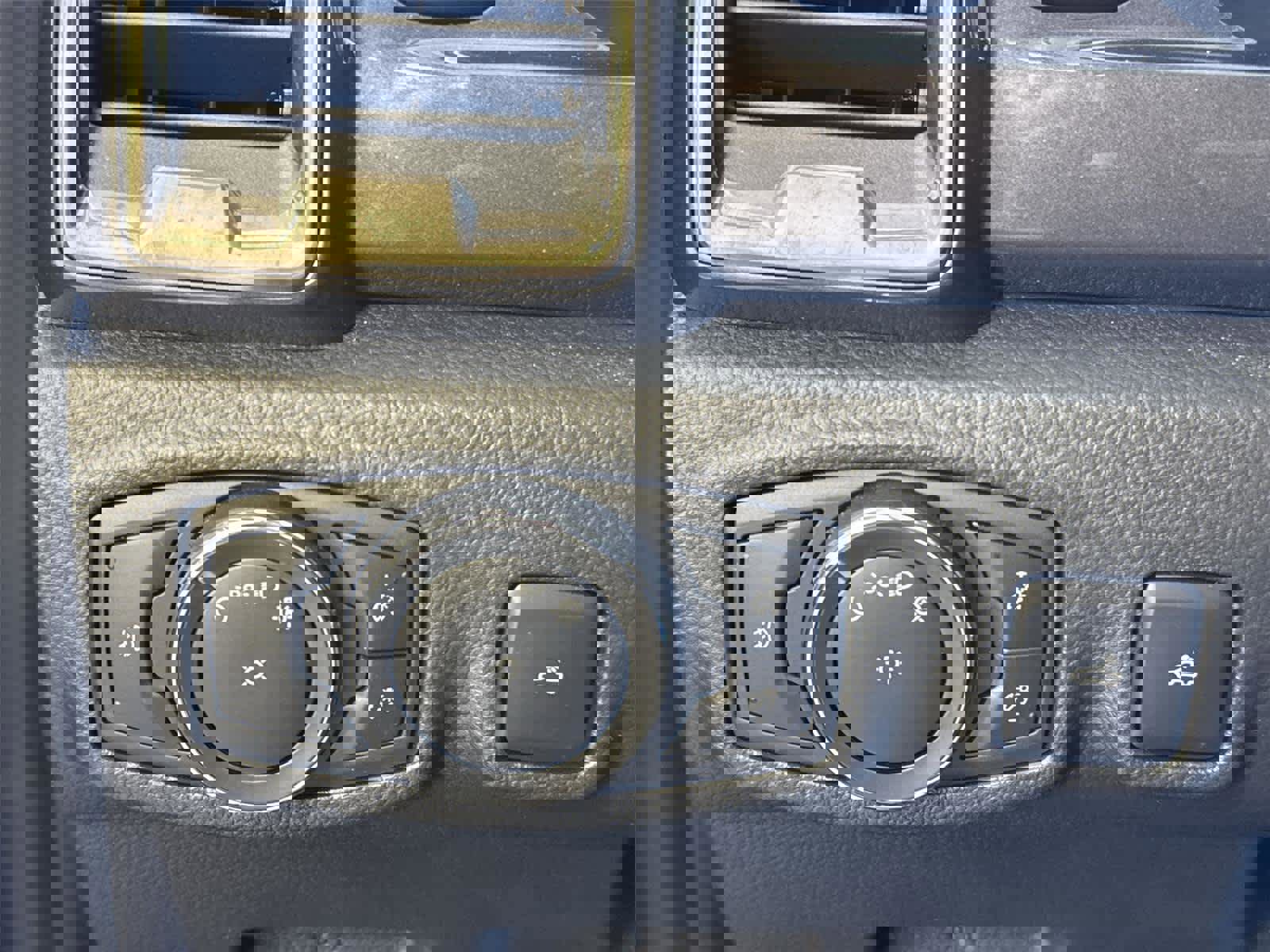 Used 2020 Ford Ranger Lariat w/ Equipment Group 501A Mid image 22