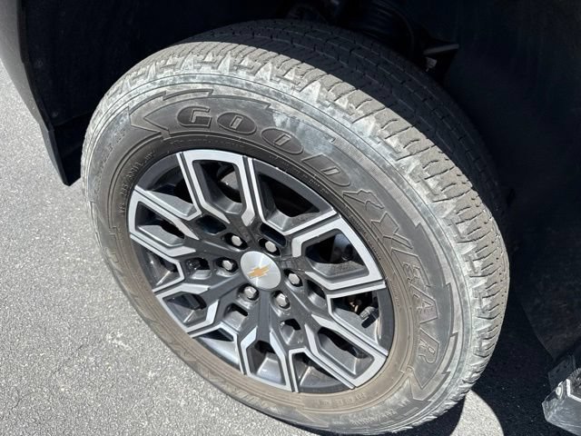Used 2023 Chevrolet Colorado LT w/ LT Convenience Package III RWD image 12
