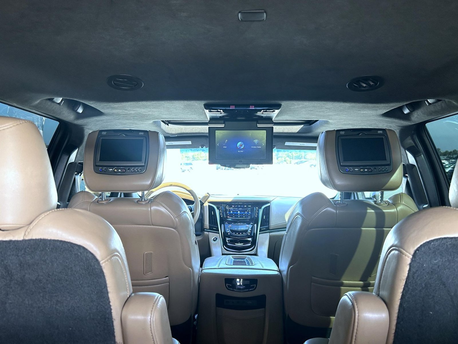 Used 2019 Cadillac Escalade Platinum AWD/4WD image 24