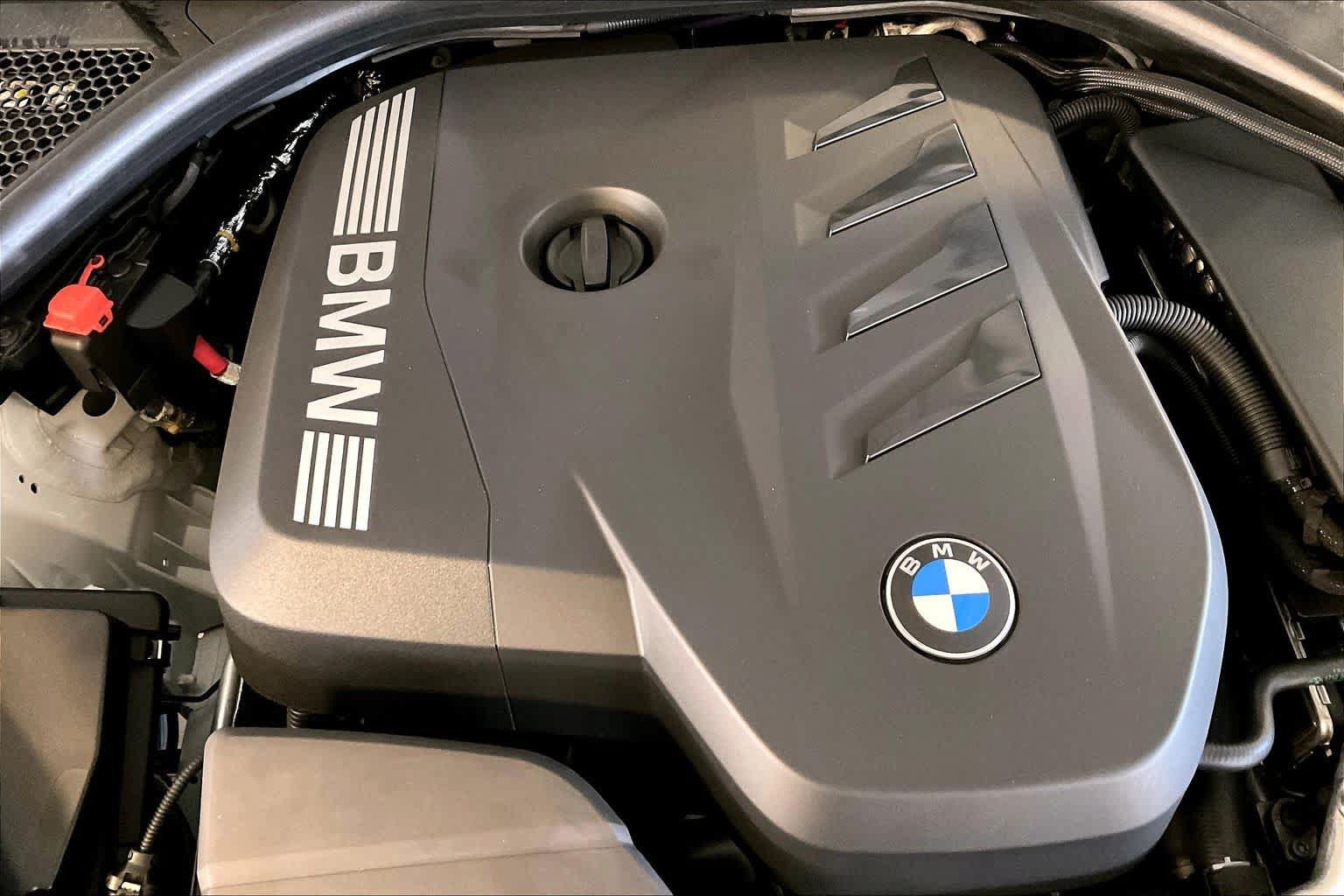 New 2026 BMW 330i xDrive Sedan w/ M Sport Package AWD/4WD image 17