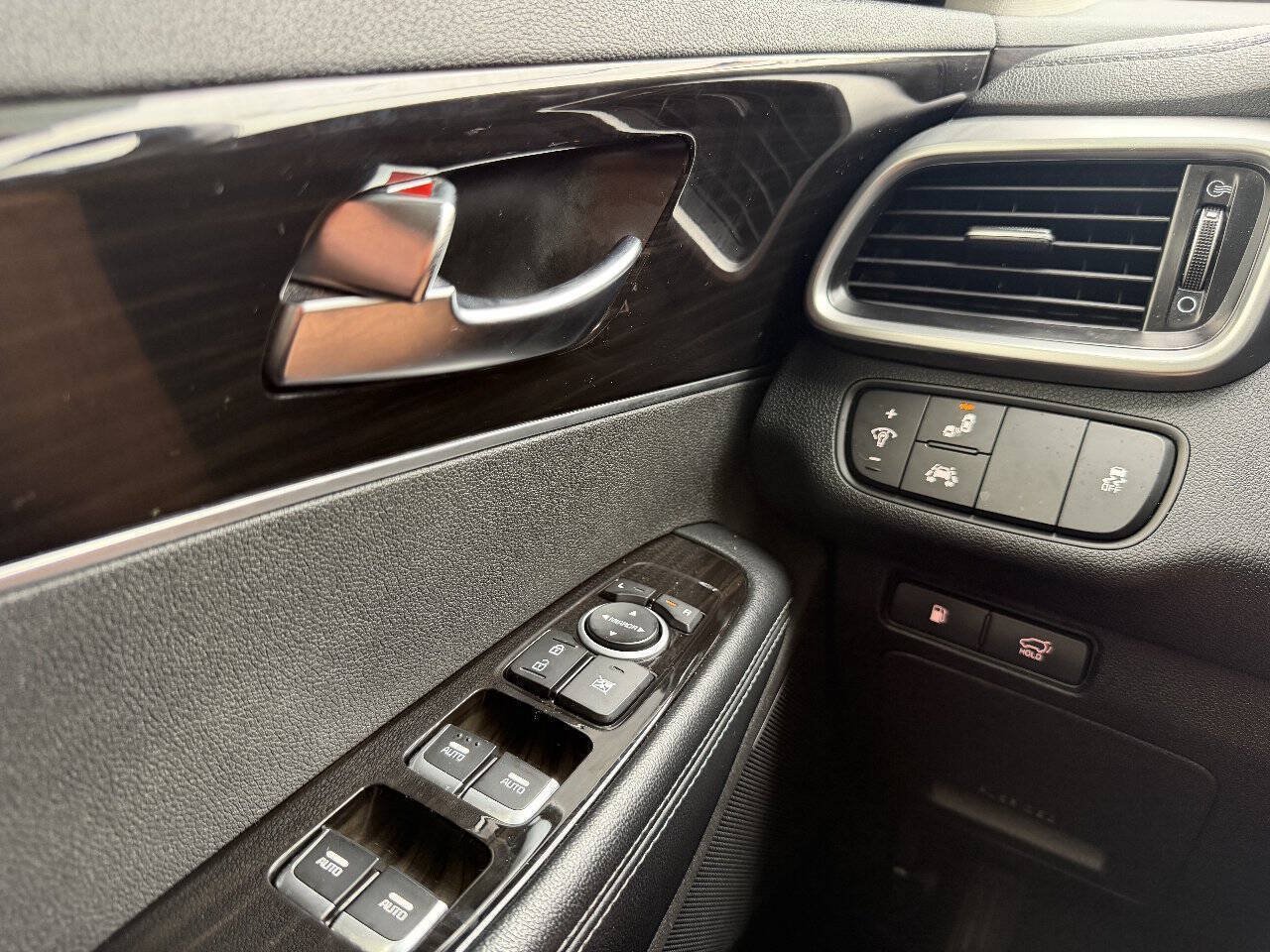 Used 2019 Kia Sorento EX FWD image 17