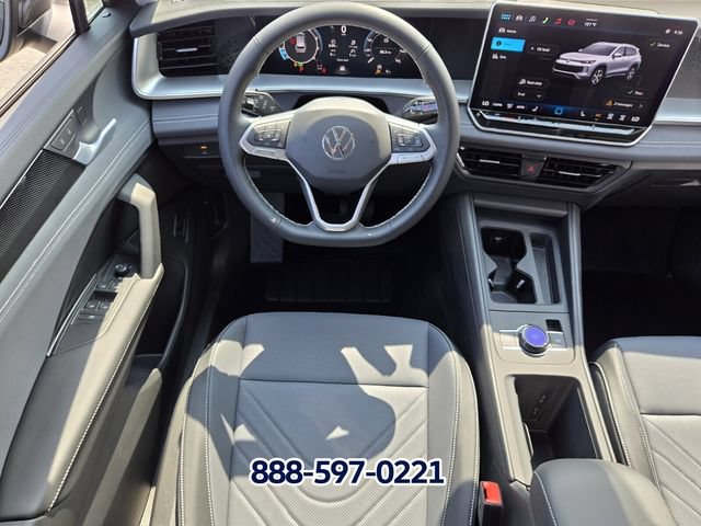 New 2026 Volkswagen Tiguan SE FWD image 8