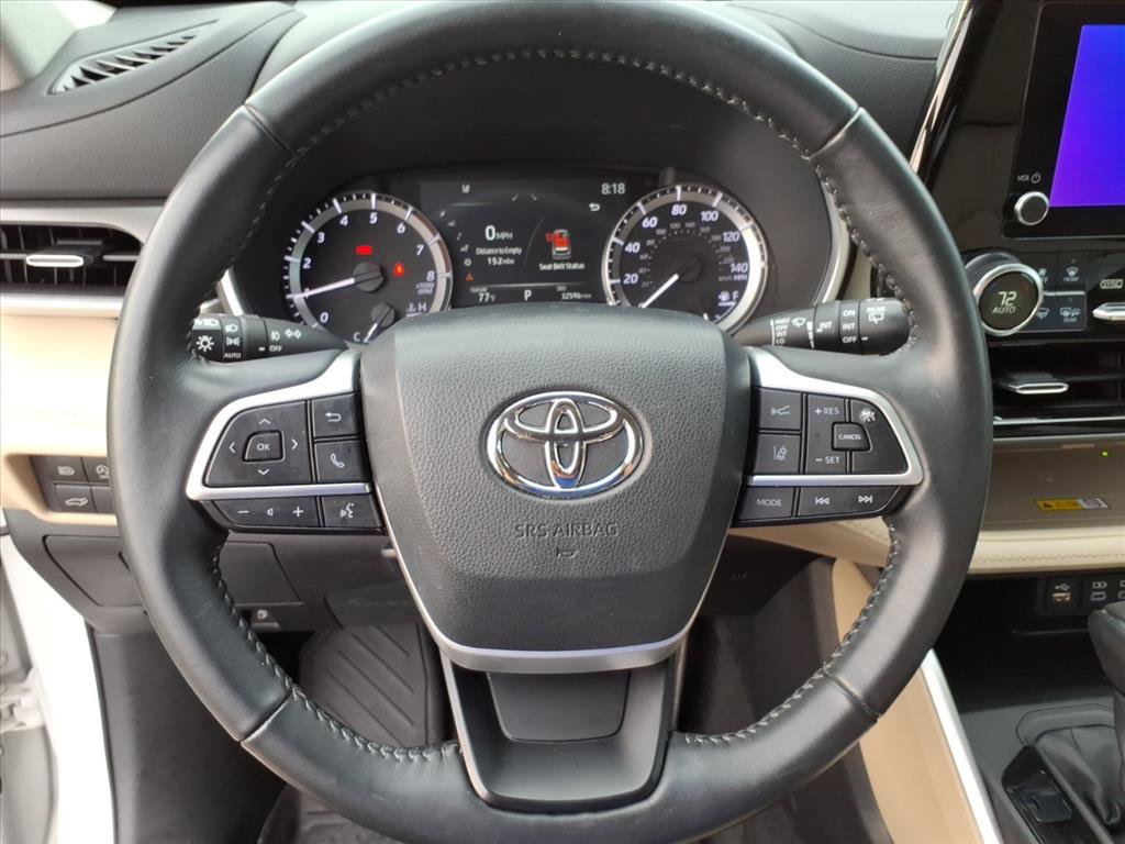 Used 2023 Toyota Highlander XLE AWD/4WD image 30