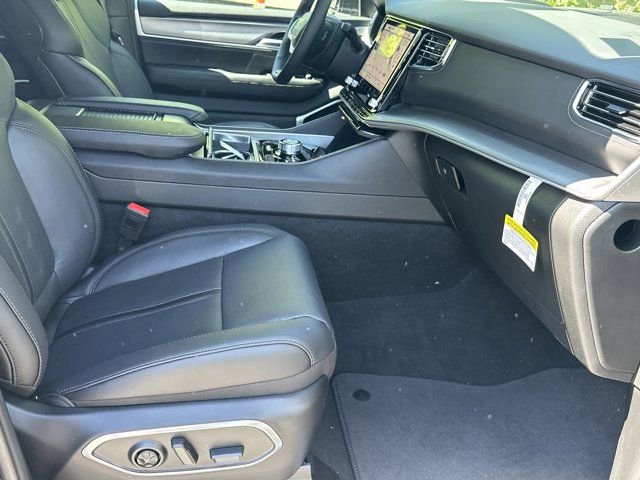 New 2026 Jeep Grand Wagoneer L Limited AWD/4WD image 16