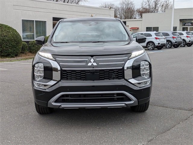 New 2025 Mitsubishi Outlander SE image 8