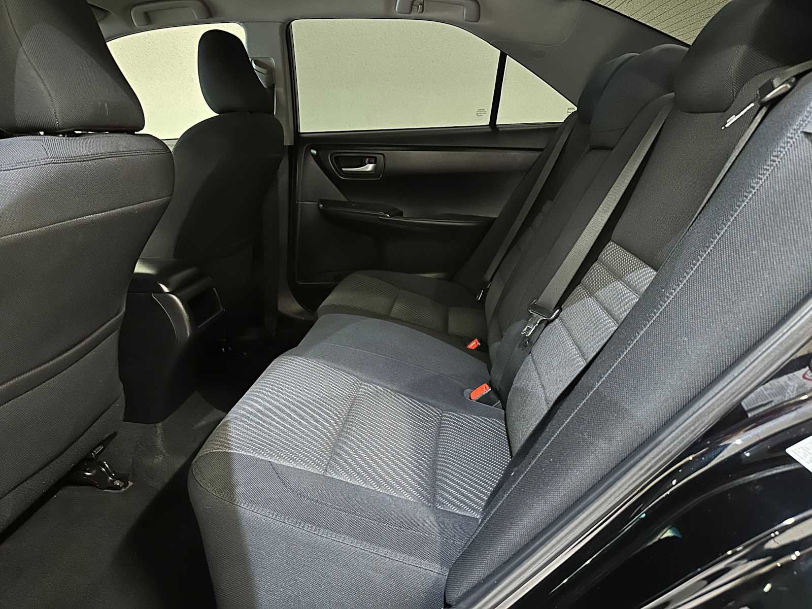 Used 2015 Toyota Camry LE image 21