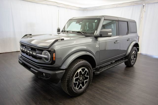 Used 2024 Ford Bronco Outer Banks AWD/4WD image 3