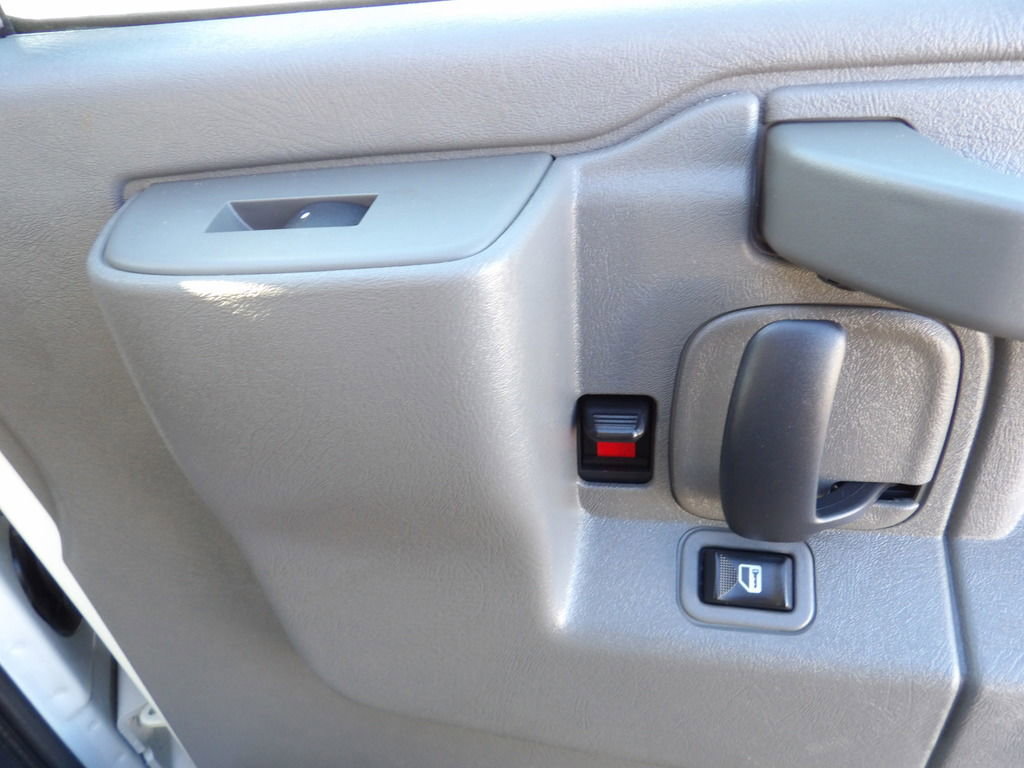 Used 2017 Chevrolet Express 2500 image 34