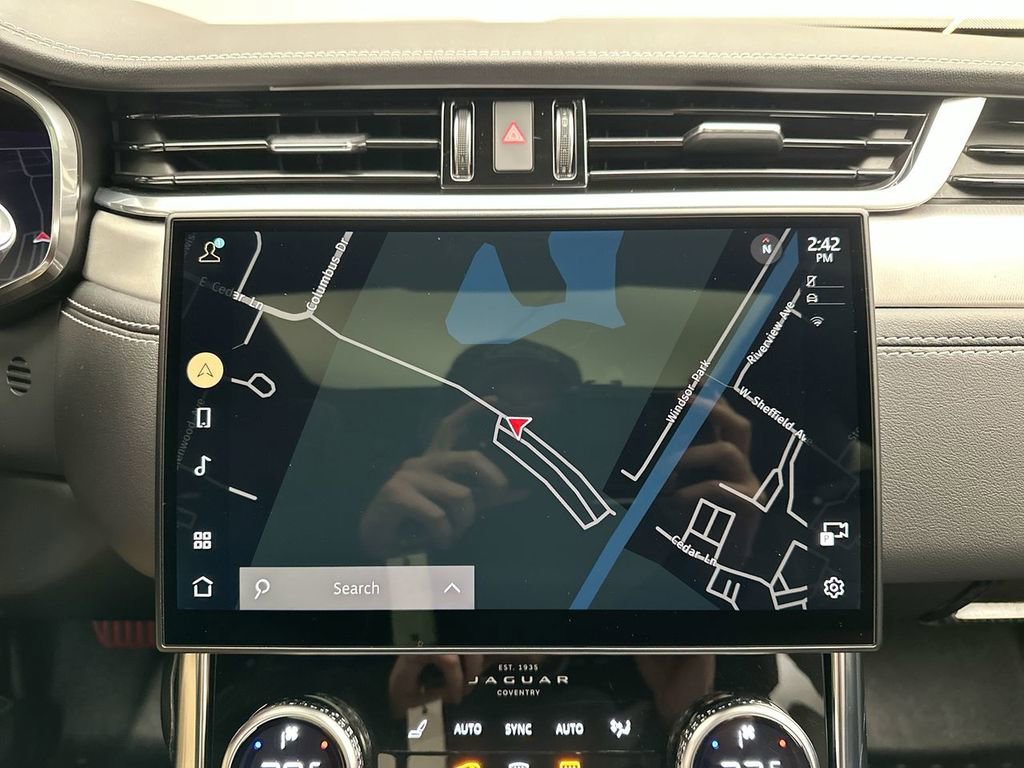 Used 2021 Jaguar XF R-Dynamic SE image 17