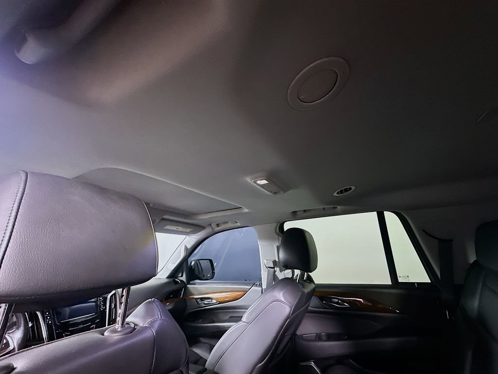Used 2020 Cadillac Escalade Luxury w/ Escalade Sport Edition image 13