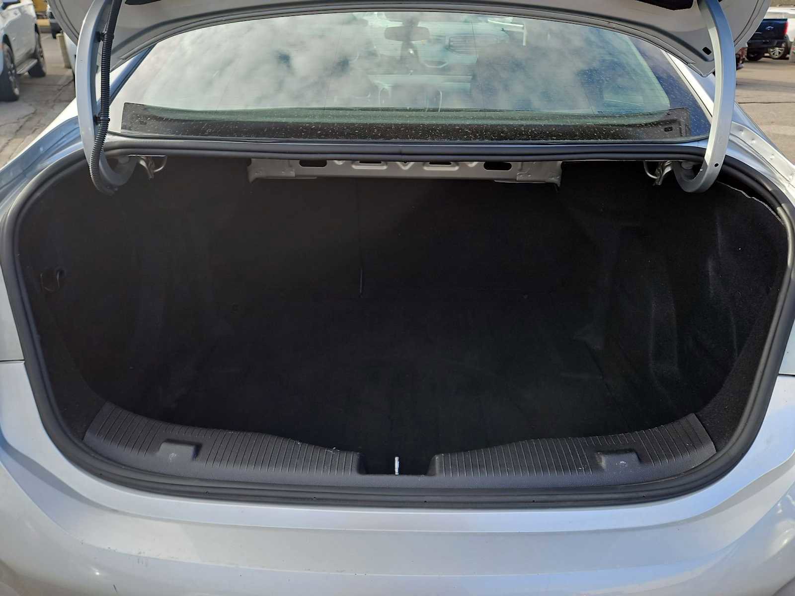 Used 2017 Chevrolet Cruze LT w/ Convenience Package image 32