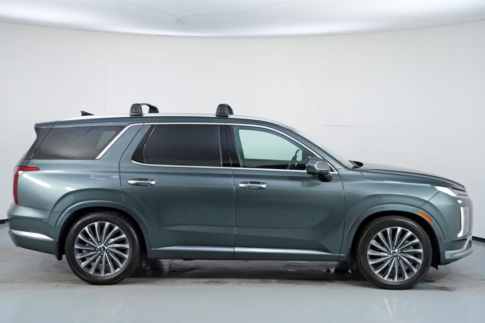 Used 2023 Hyundai Palisade Calligraphy image 54