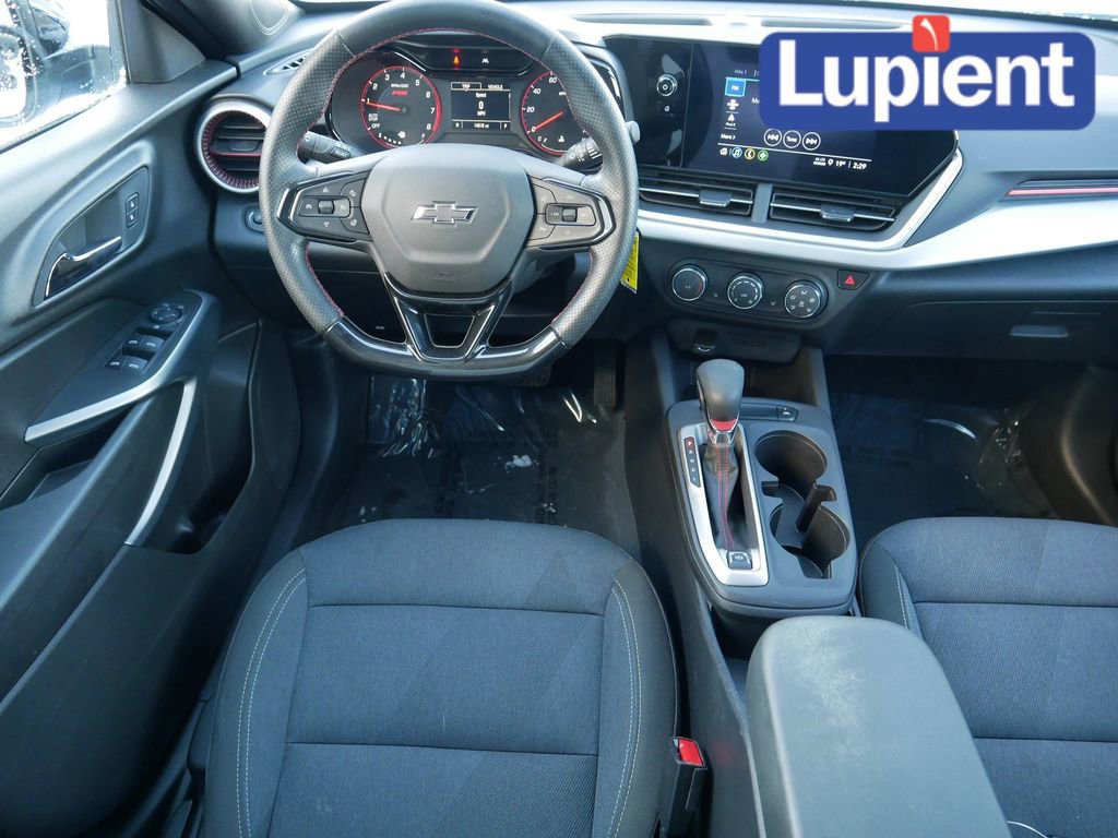 Used 2024 Chevrolet Trax RS image 16