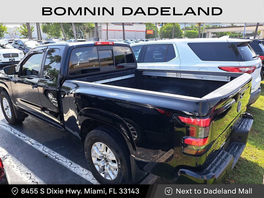 Used 2022 Nissan Frontier SV image 3