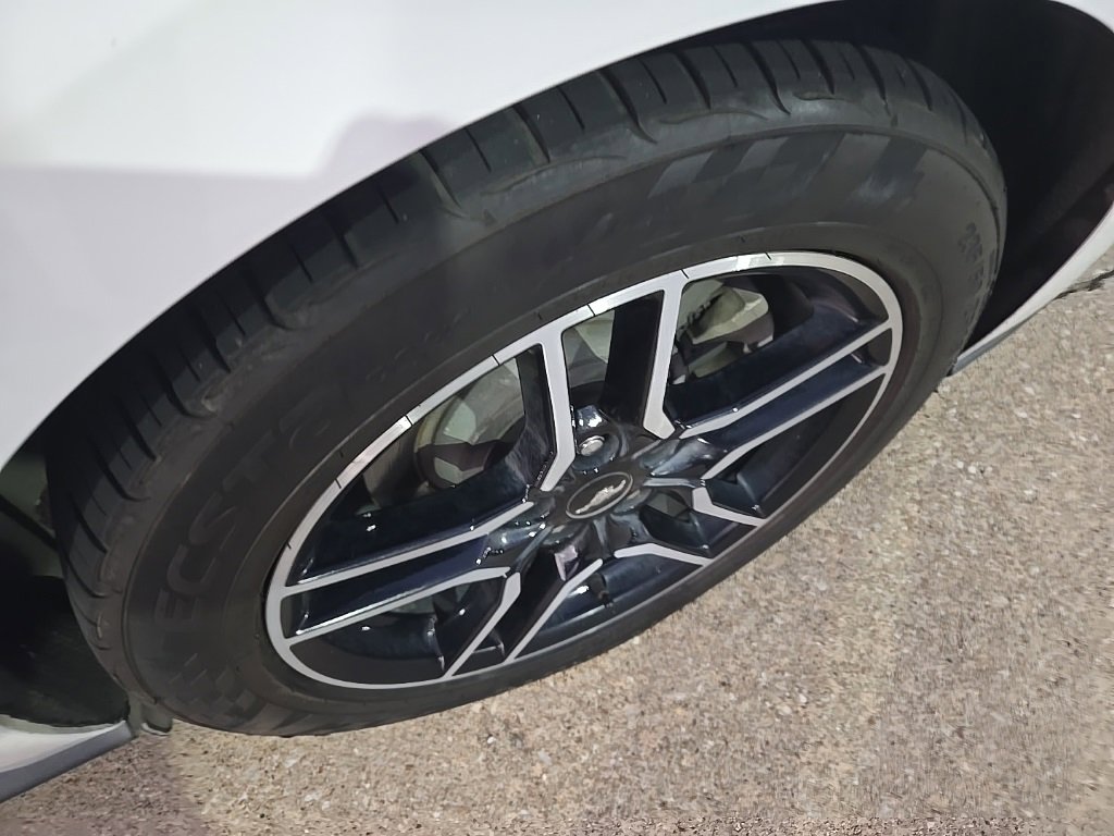 Used 2020 Ford Mustang Premium image 7