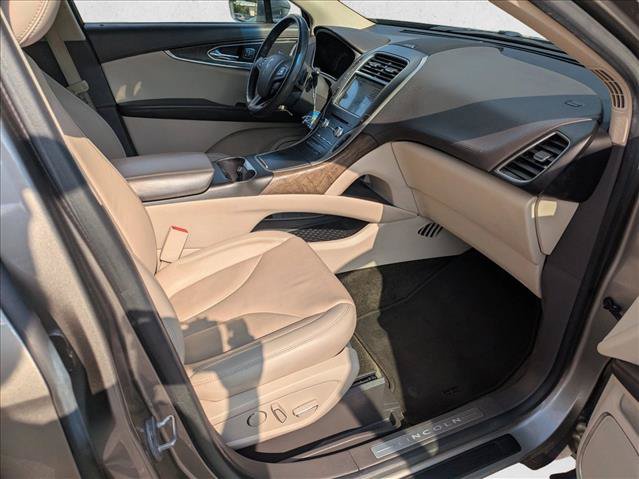 Used 2017 Lincoln MKX Select w/ Select Plus Package FWD image 17