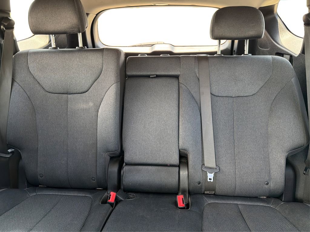 Used 2019 Hyundai Santa Fe SE image 15