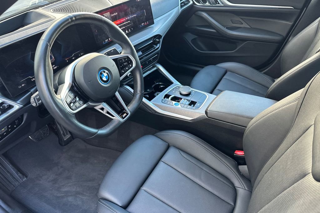 Used 2025 BMW i4 eDrive40 w/ M Sport Package image 9