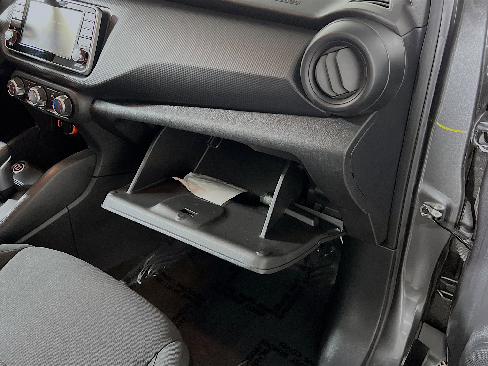 Used 2023 Nissan Kicks S image 34