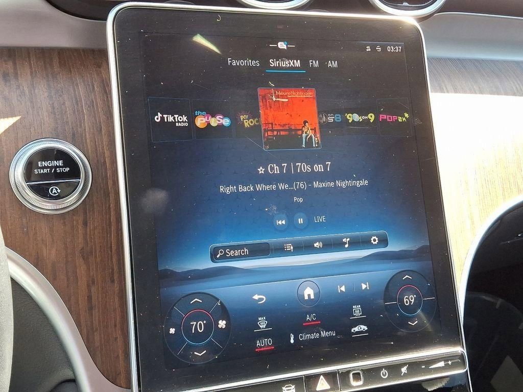 Used 2024 Mercedes-Benz GLC 300 4MATIC image 16