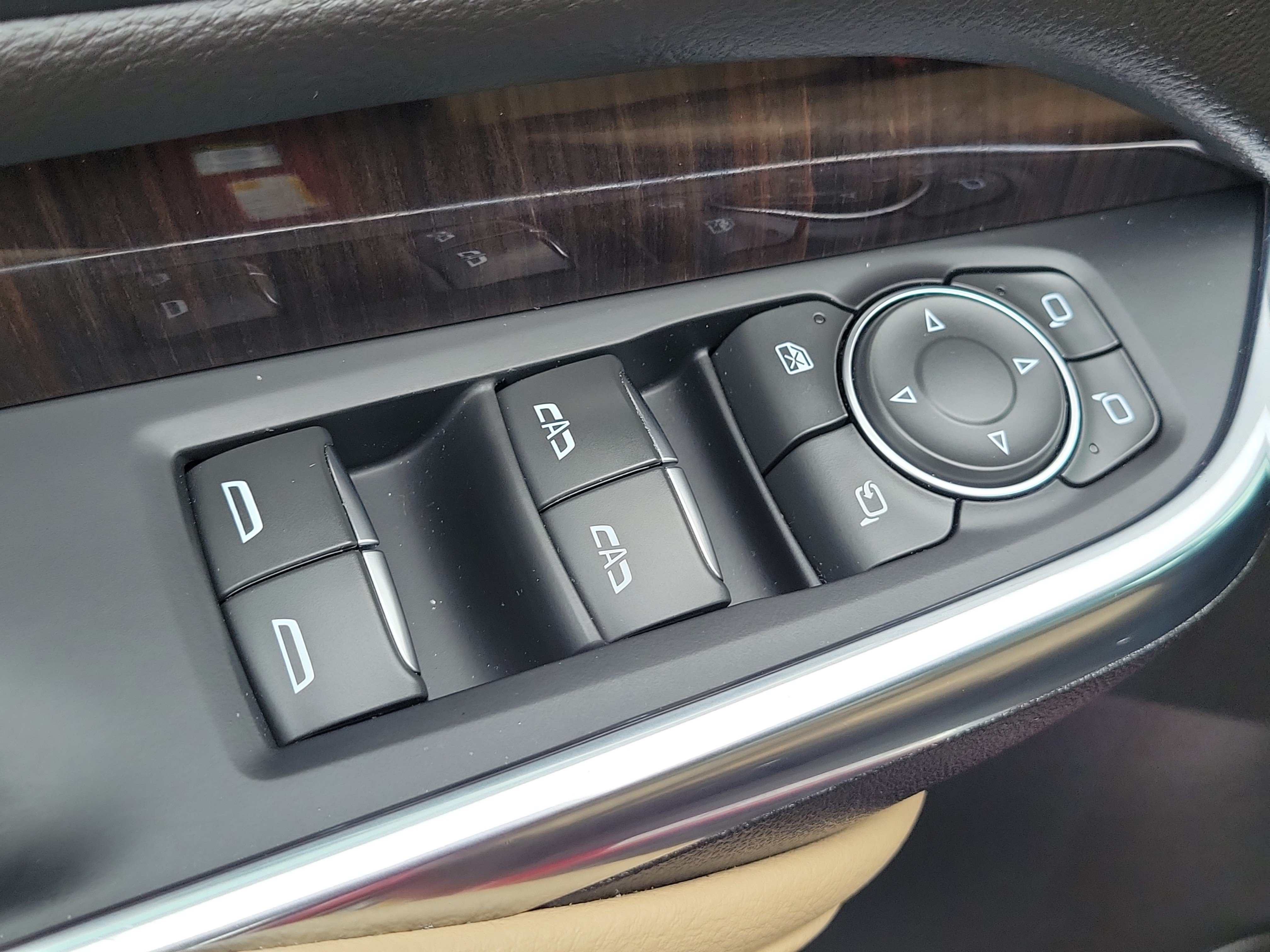 Used 2025 Cadillac XT4 Premium Luxury w/ Cold Weather Package AWD/4WD image 22