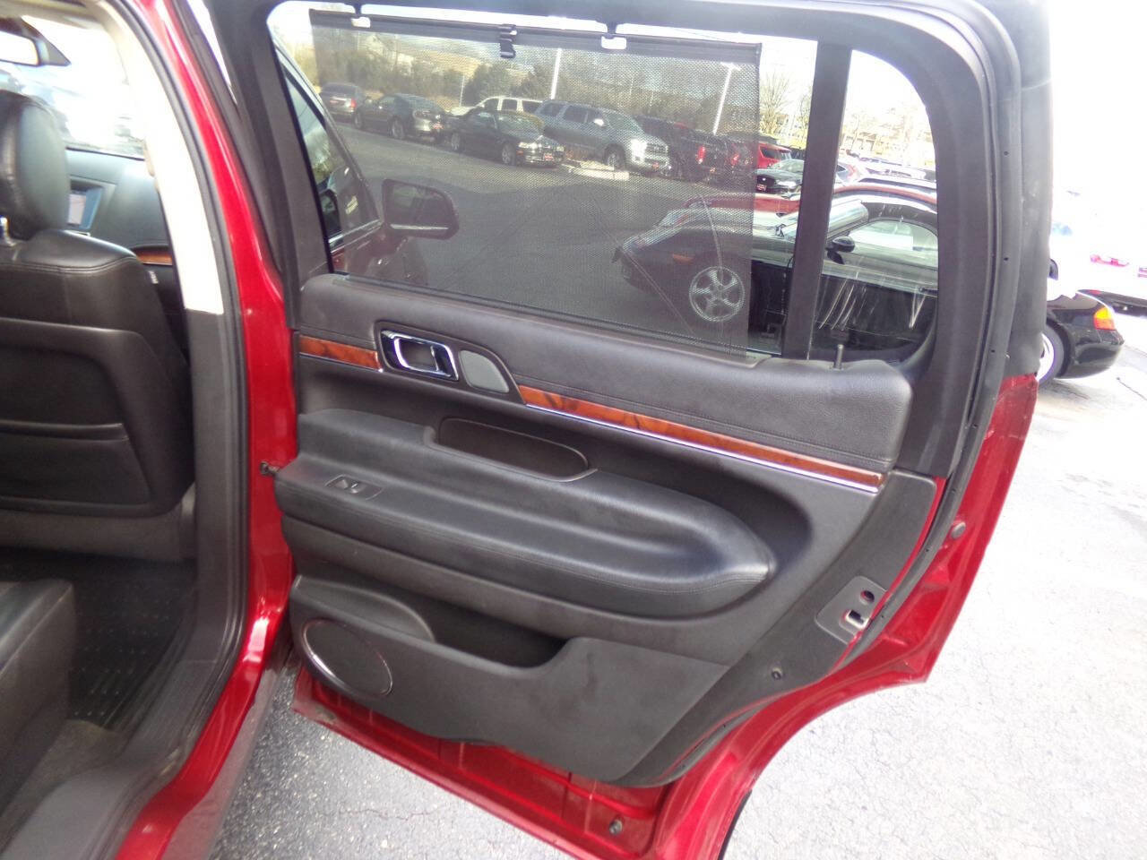 Used 2014 Lincoln MKT AWD w/ Equipment Group 201A image 33
