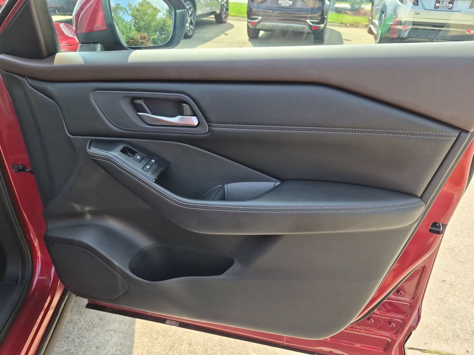 Certified 2023 Nissan Rogue SV w/ SV Premium B Package AWD/4WD image 34