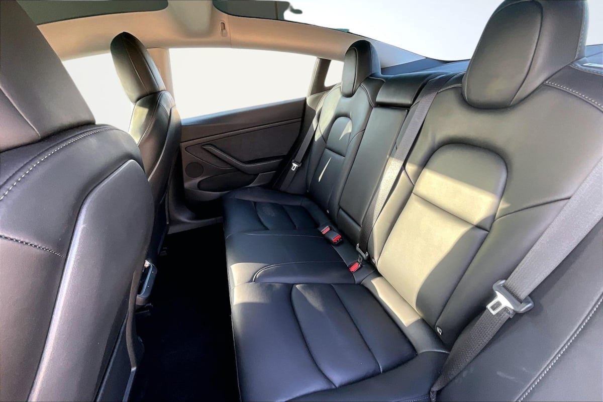 Used 2022 Tesla Model 3 Long Range AWD/4WD image 25