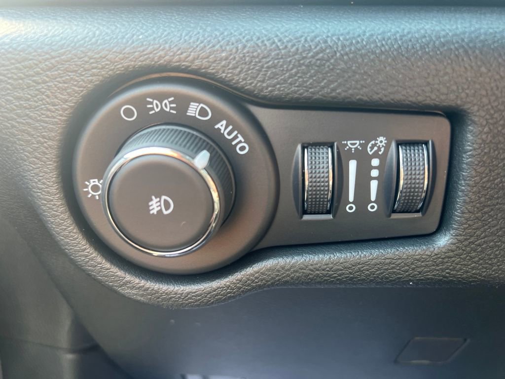 New 2026 Chrysler Pacifica Limited image 19