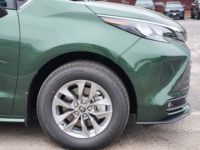 New 2026 Toyota Sienna XLE FWD image 6
