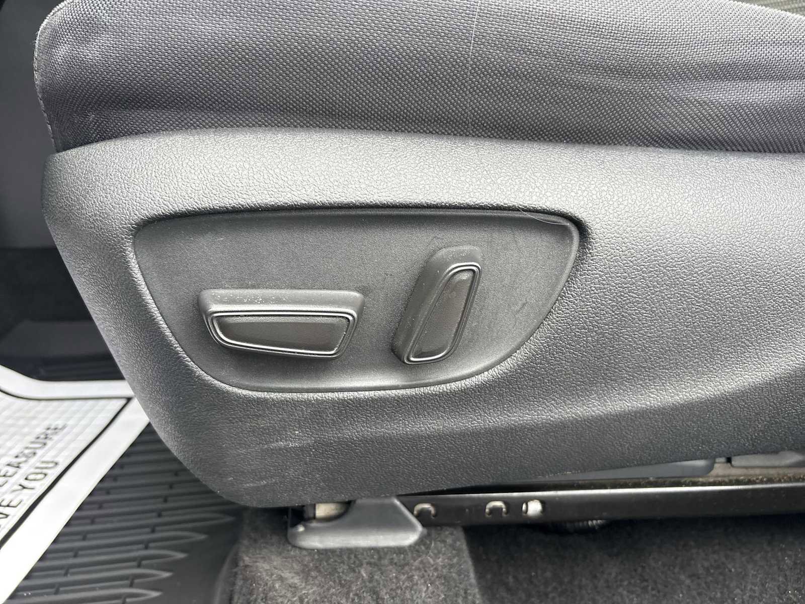 Used 2023 Toyota Highlander L image 14