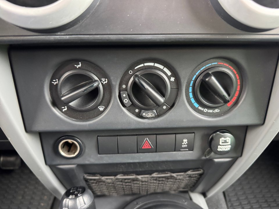 Used 2010 Jeep Wrangler Sahara w/ Trailer Tow Group image 21