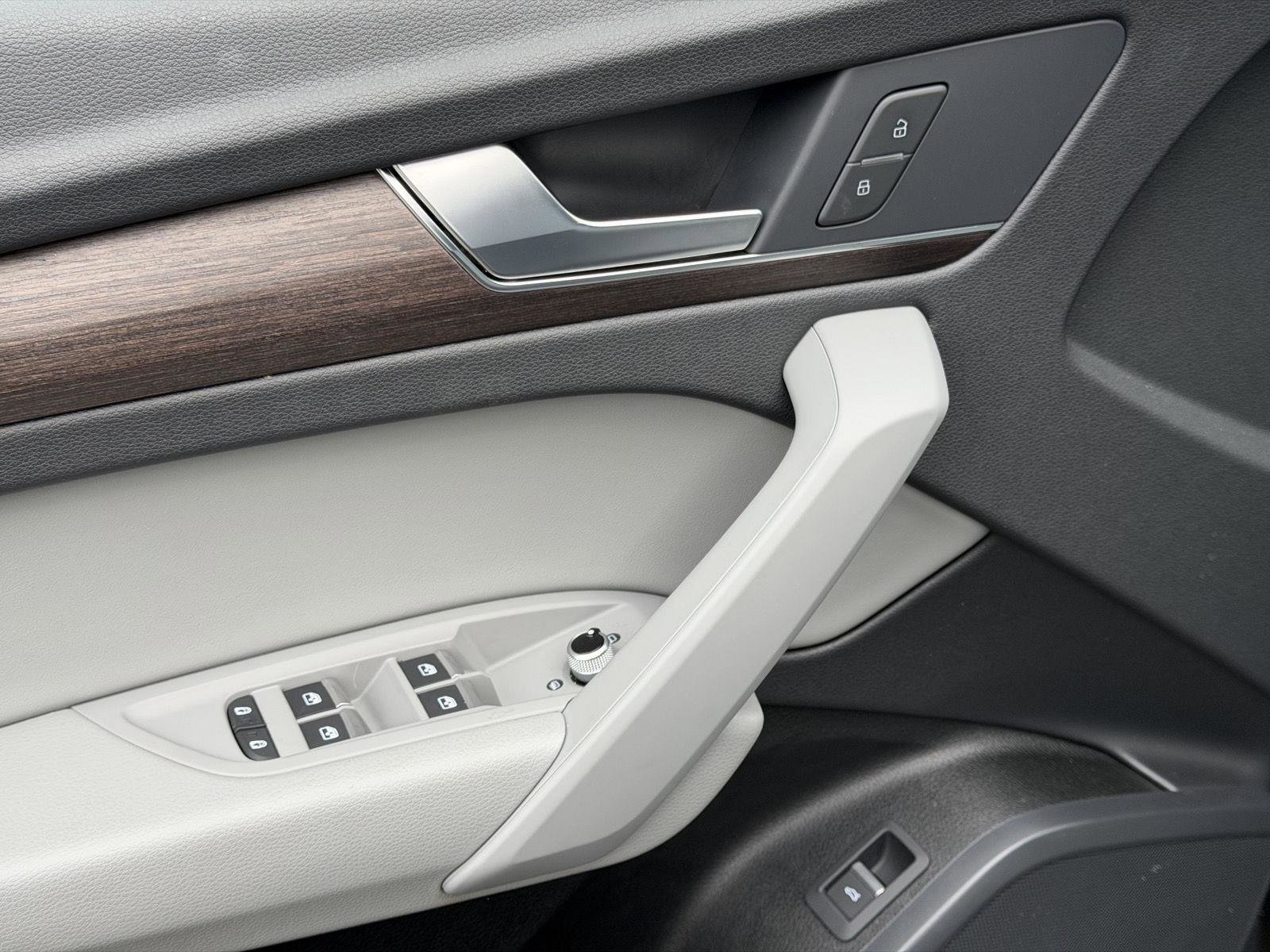 Used 2025 Audi Q5 2.0T Premium image 11