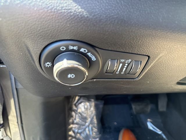 Certified 2022 Jeep Compass Limited image 25