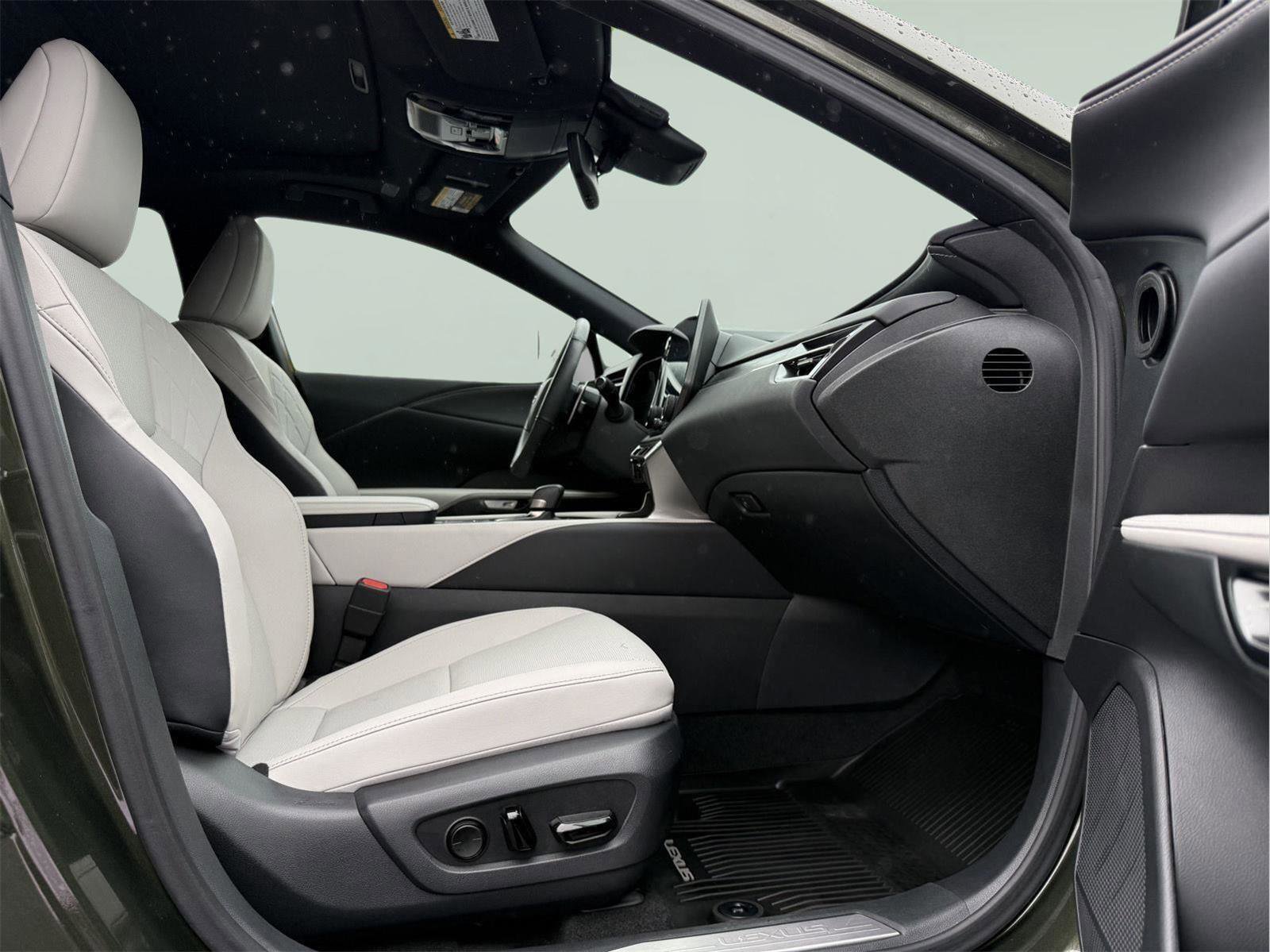 Used 2023 Lexus RX 350 Premium w/ Accessory Package image 25