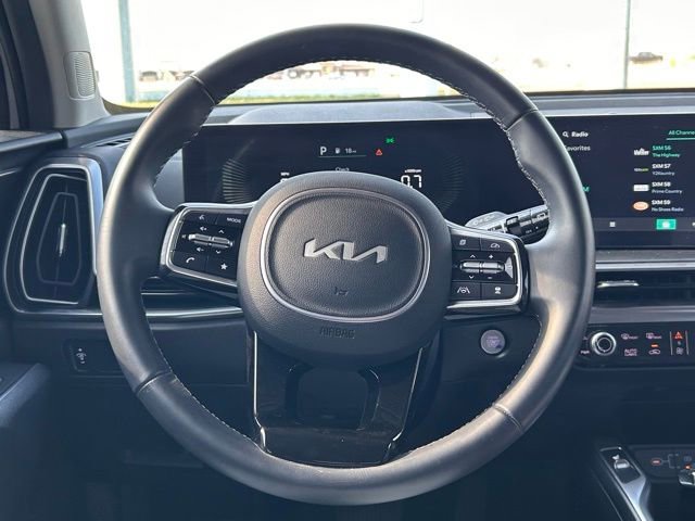 Used 2025 Kia Sorento S image 20