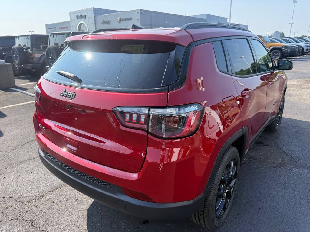New 2026 Jeep Compass Latitude AWD/4WD image 3