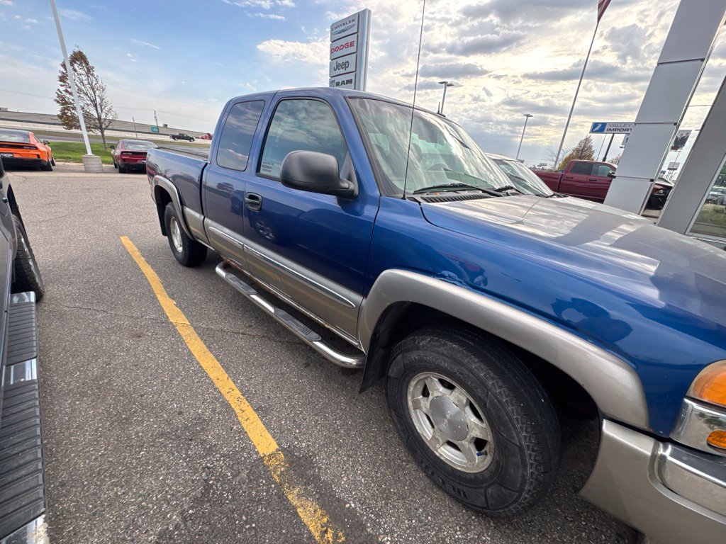 Used 2003 GMC Sierra 1500 SLT w/ SLT Preferred Equipment Group AWD/4WD image 4