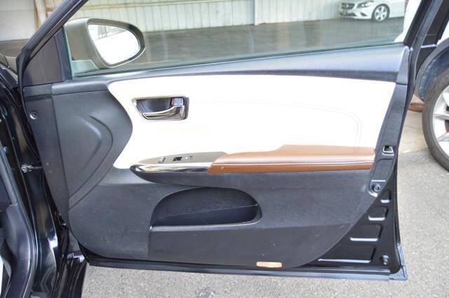 Used 2013 Toyota Avalon Limited FWD image 29