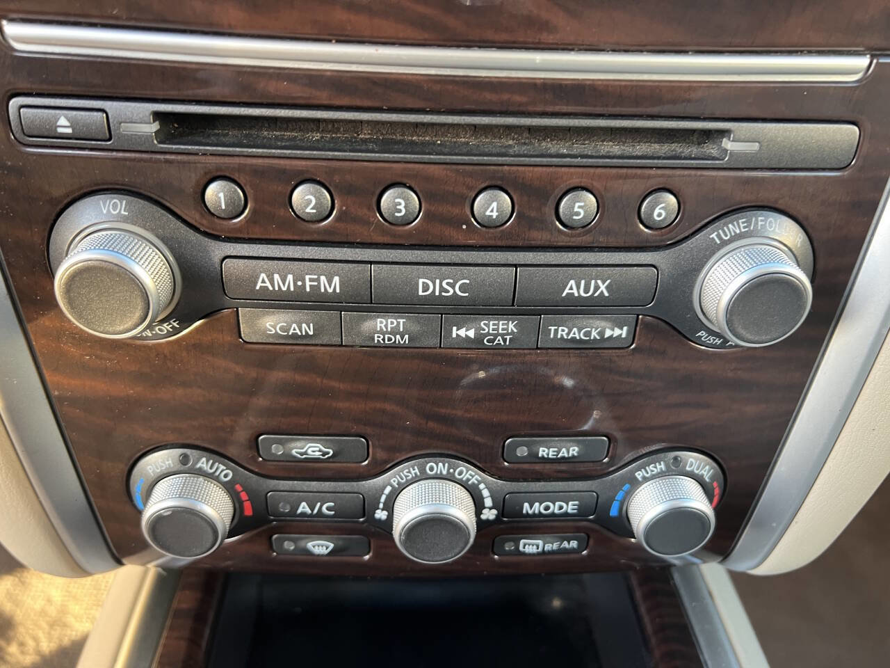 Used 2014 Nissan Pathfinder SL w/ SL Premium Package FWD image 15